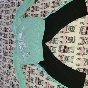 **NWOT** PINK OUTFIT - OFF THE SHOULDER SWEATSHIRT AND CROPPED LEGGINGS - SIZE M